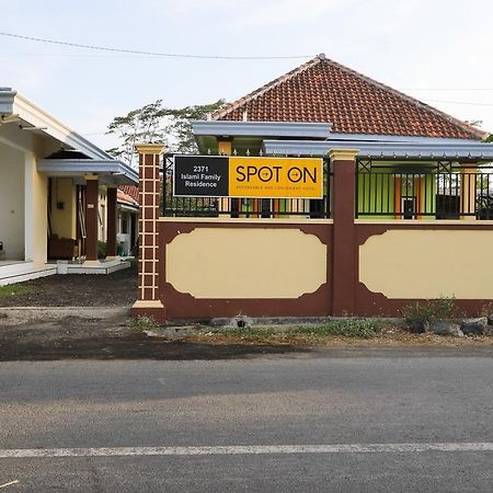 Spot On 2371 Islami Family Residence Banyuwangi  Exterior foto